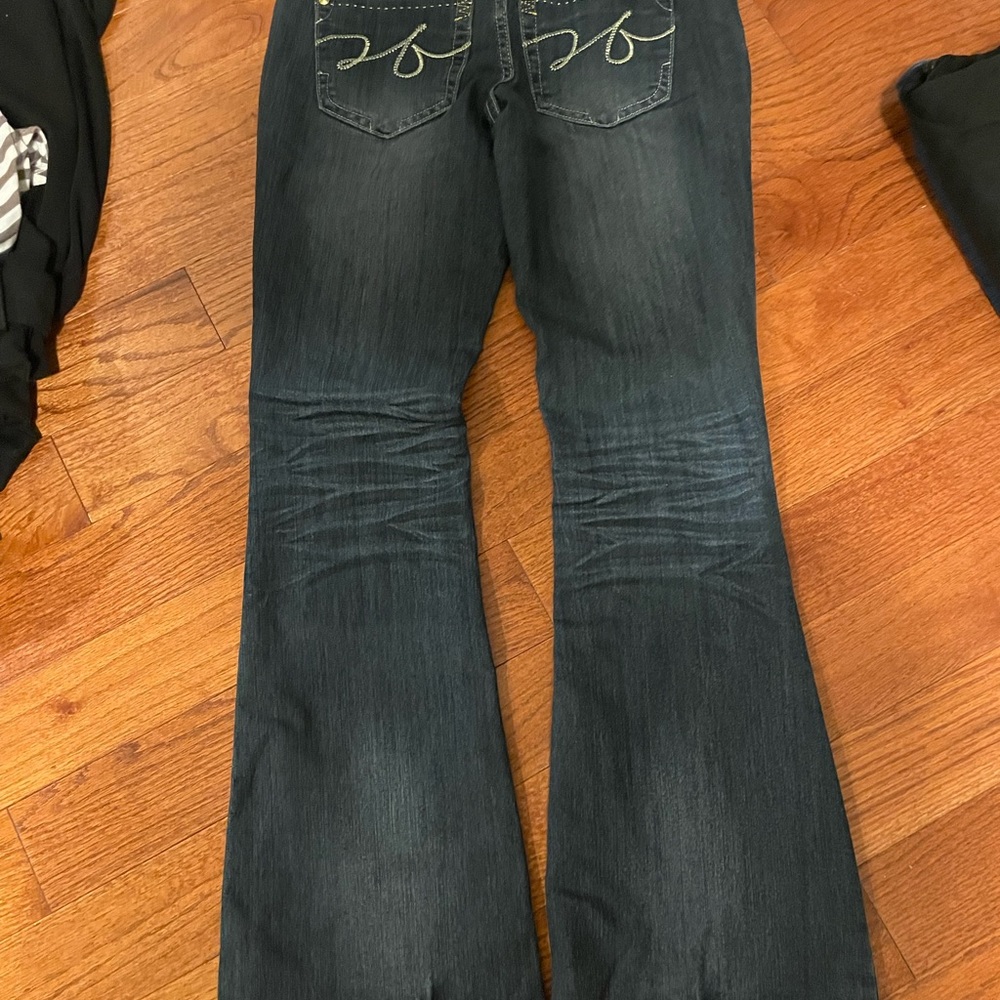 2B Bebe bell bottom dark blue jeans with studded detail front pockets size 26